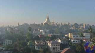 La Pagode Shwedagon depuis notre fenêtre