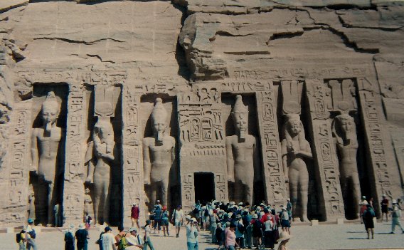 ABOU SIMBEL - Temple d'Hathor et Nfertari