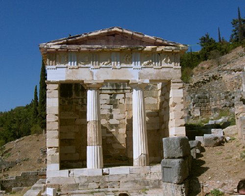 DELPHES - Trsor des Athniens.