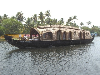 ALLEPEY - sur les ''backwaters''