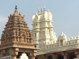 SRAVAN BELAGOLA - temples jains au village