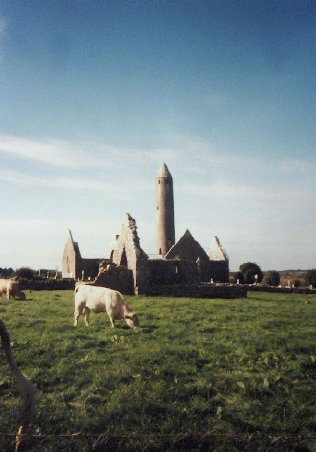 Ancien monastre  tour (VIe ou VIIe s).