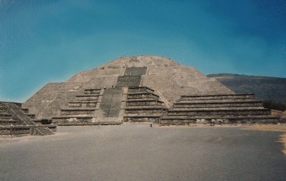 Teotihuacan - La Pyramide de la Lune