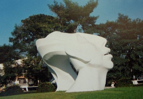 PALENQUE - autre sculpture moderne dans la ville.
