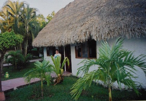 A l'htel - bungalow en ''style maya''.