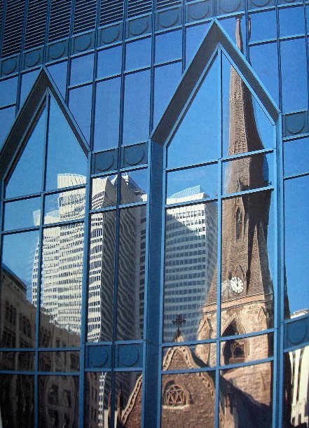 MONTRÉAL - contrastes dans le centre des affaires.