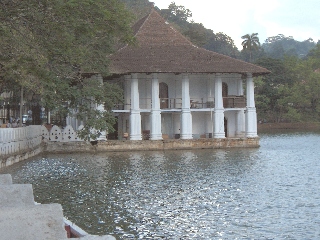 Kandy - pavillon des Bains de la Reine