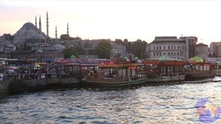 Coucher de soleil sur la Corne d'Or  et la Sülemaniye depuis le Pont de Galata