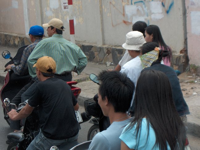 Rue de SAIGON.