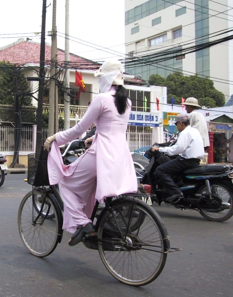 Ao dai  SAIGON.