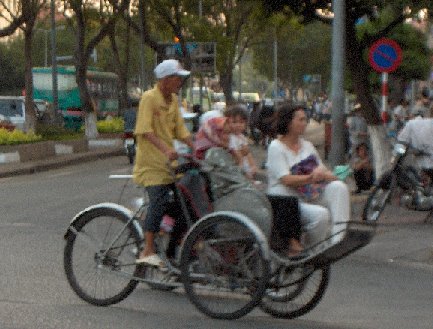 Rue de SAIGON.