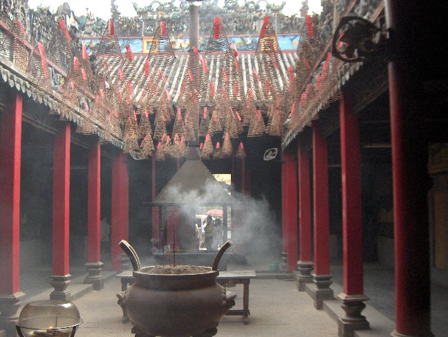 SAIGON, pagode Pho Mieu ddie  Tien Hau, la Desse de la Mer.