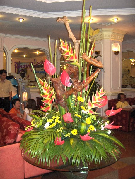 SAIGON, retour  l'htel, l'art du bouquet.