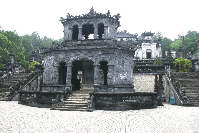 HUÉ, tombeau de KHAI DINH.